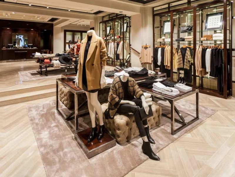 Massimo Dutti Store Smart Echtzeit Content Wolfgang Lehner