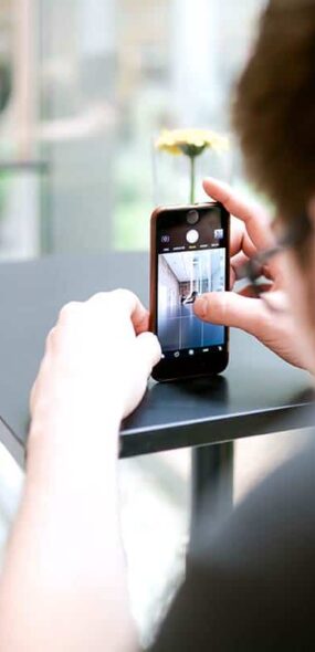 Im Smartphone Videoworkshop lernen die Teilnehmer wie sie selber filmen lernen und im Fotoworkshop wie sie die besten Fotos für Social Media machen.