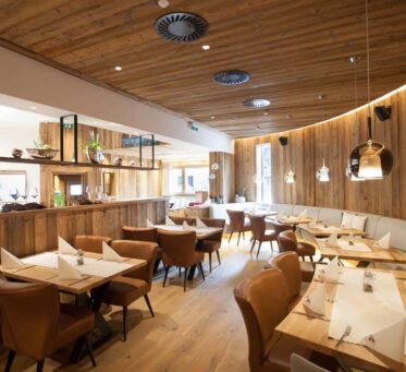 restaurant fotografie die essgalerie in der flachau. moderne innenarchitektur