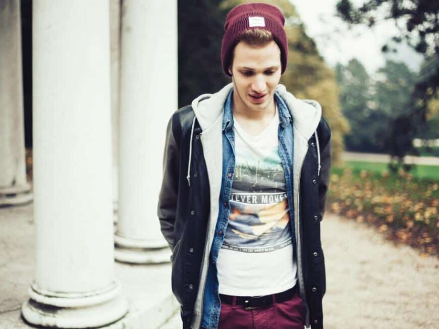 Jakob im Park, Linz, Lifestyle und Herbst Mode Fotografie 